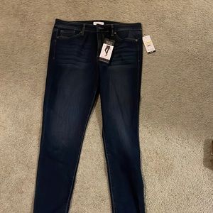 NWT Sofia Jeans size 12 mid rise skinny jeans